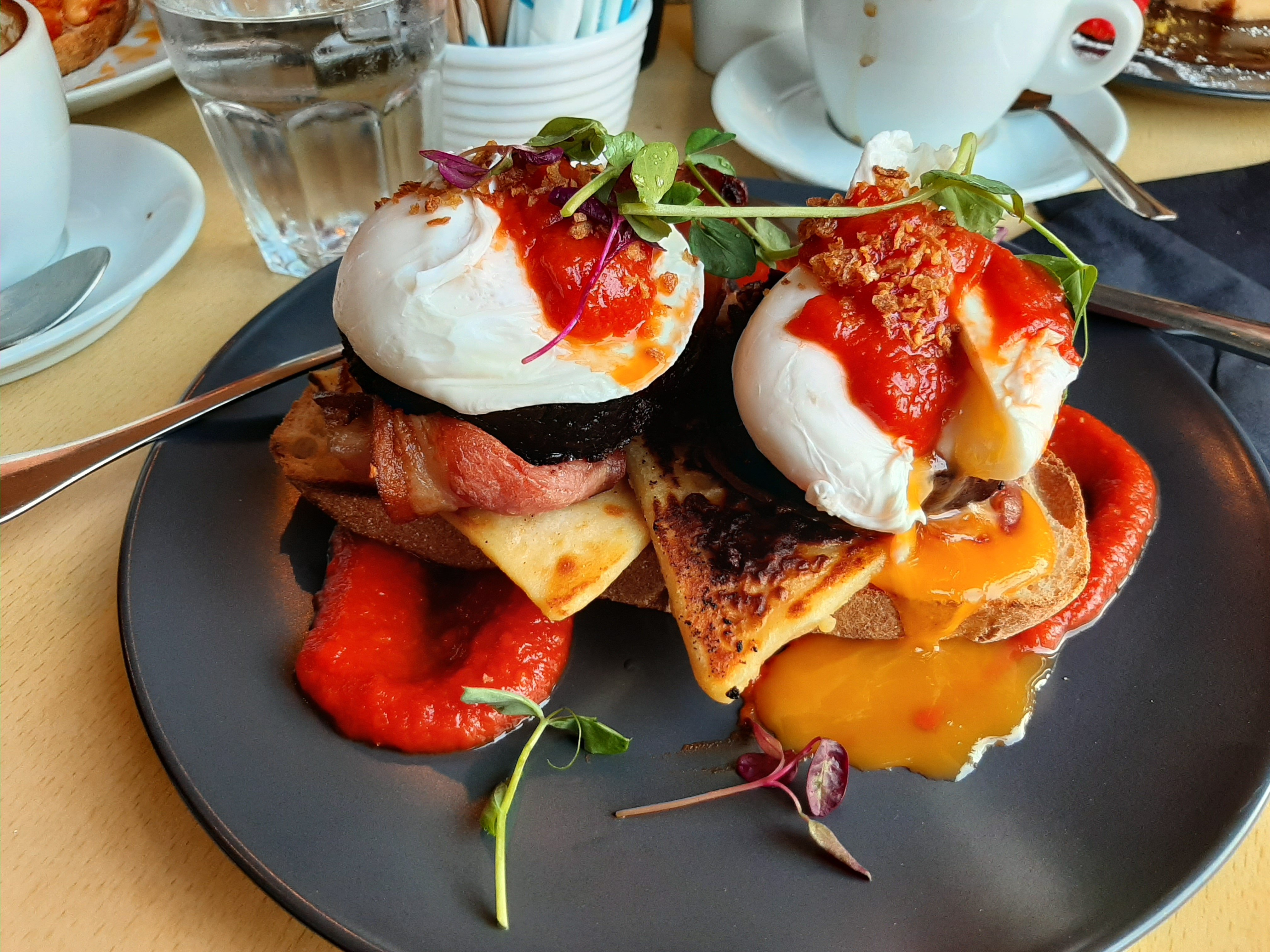 Good breakfast places discount