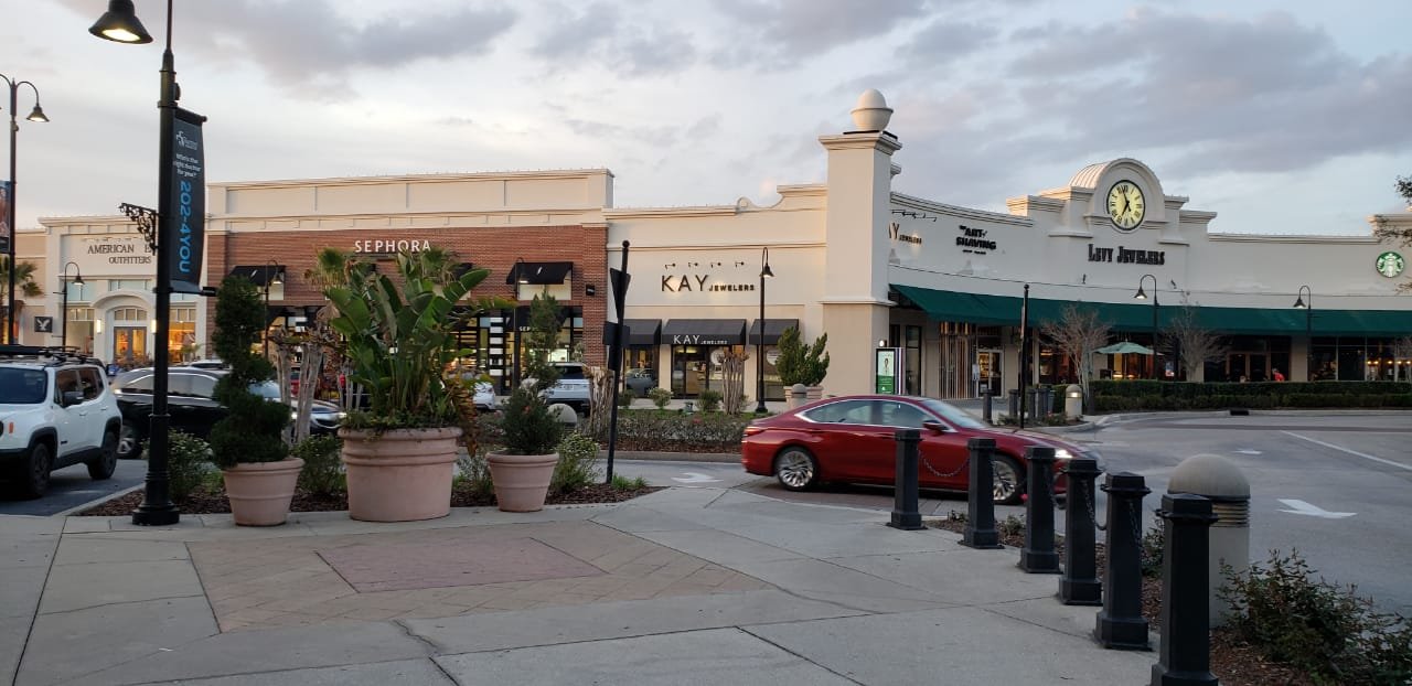 hollister st johns town center