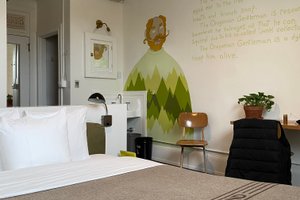Room & Suite