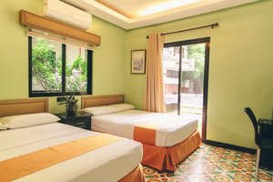 Room & Suite
