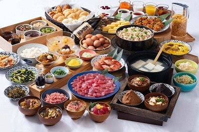 和洋食ビュッフェをお召し上がりくださいませ♪