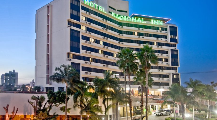 * FAIXADA DO HOTEL*