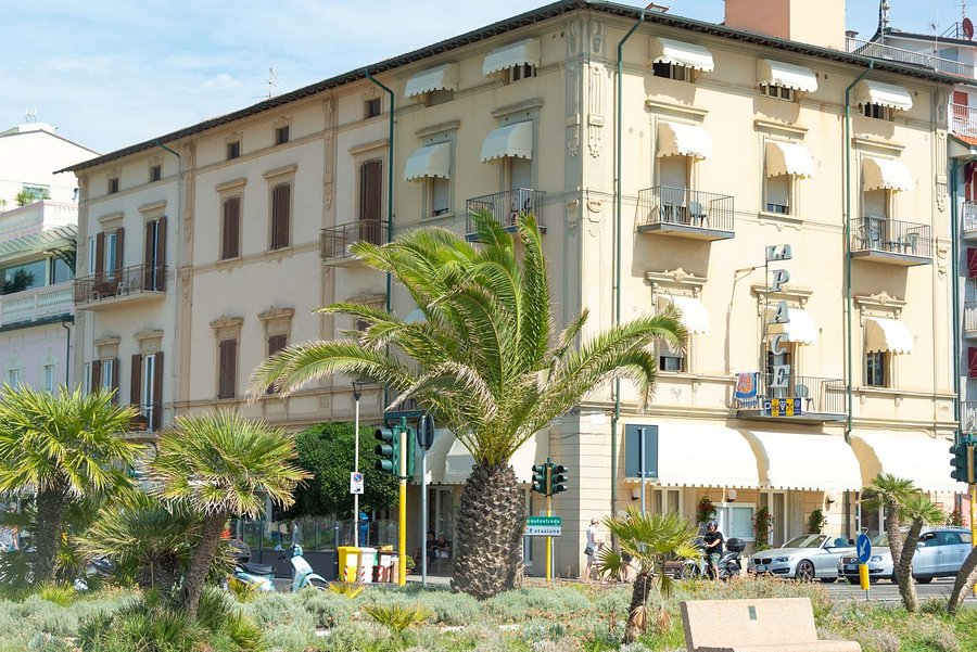 hotels in viareggio tuscany