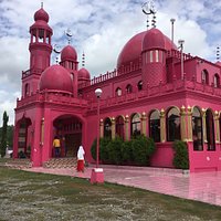 Masjid Dimaukom (Pink Mosque), Datu Saudi Ampatuan