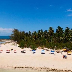 Lup Beach Club: Passeio Ilha de Santo Aleixo + Day Use (Com