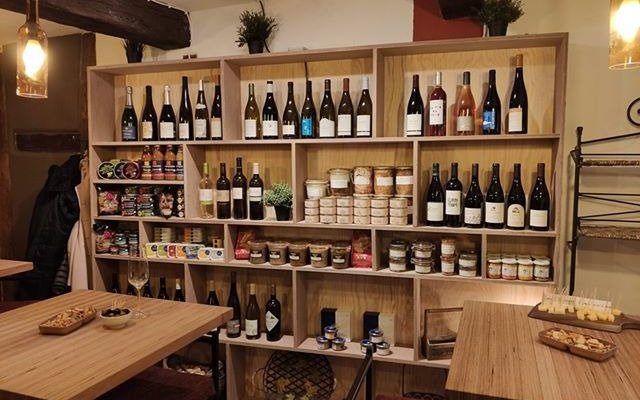 Vaste choix de vins français à consommer sur place ou à emporter