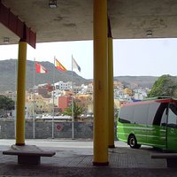 Am Bus-Bahnhof...