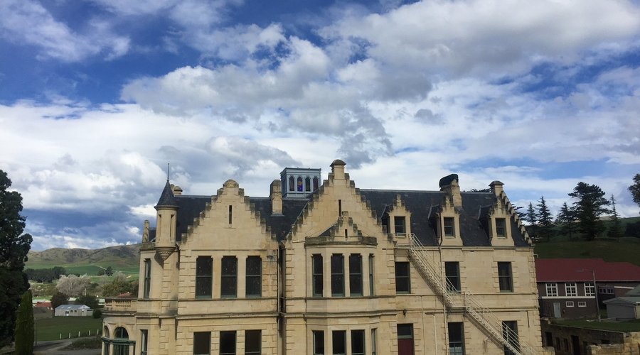 This beautiful historic Scottish Castle built in 1800's by Sir Robert Campbell was built from the local limestone cliffs. Is absolutely spectacular to see.