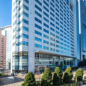 Hotel Century Southern Tower in Yoyogi, image may contain: City, Urban, High Rise, Office Building