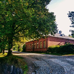 Hostel Suomenlinna from outside during Summer