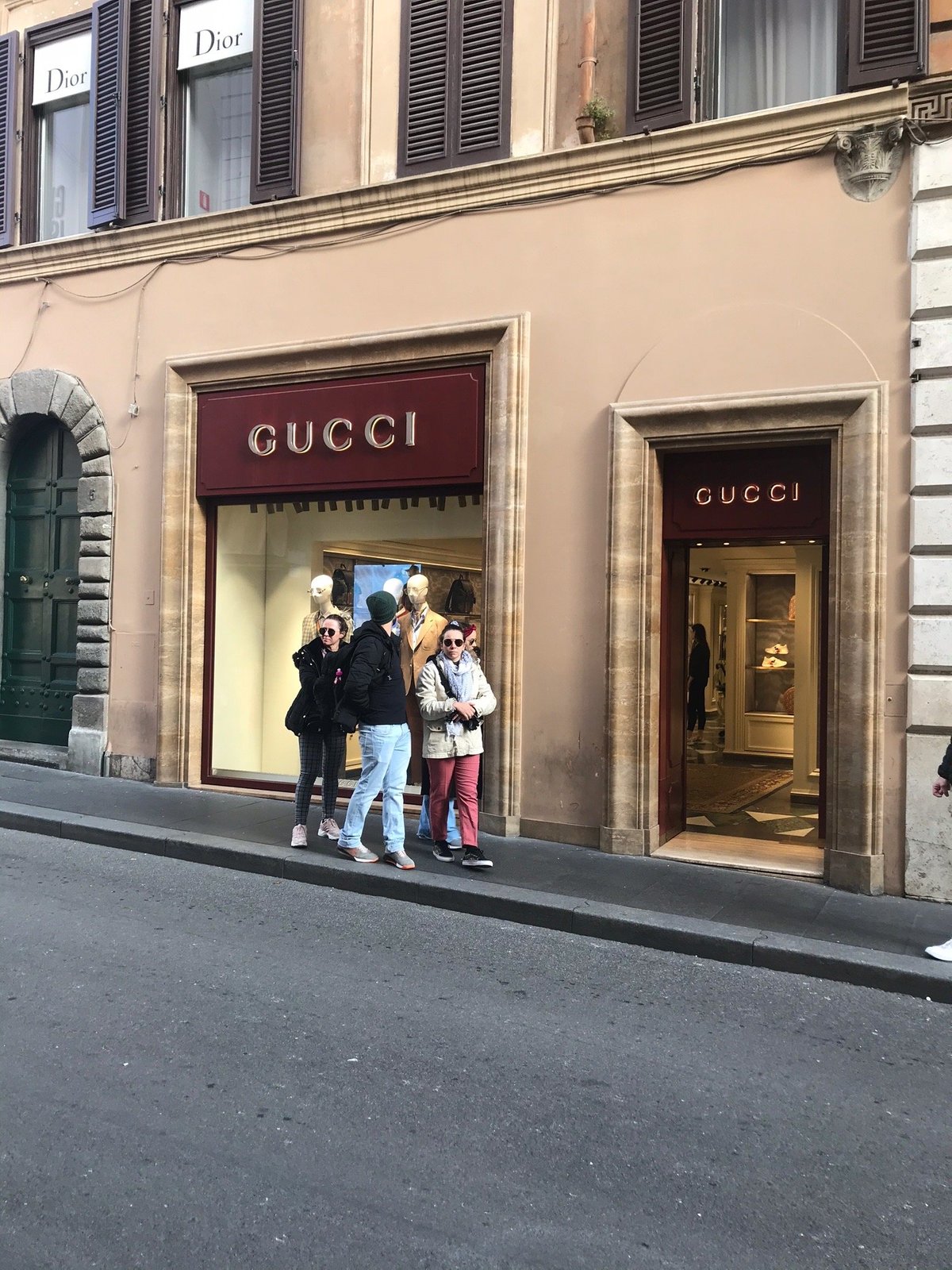 Gucci abre mais uma loja no Brasil