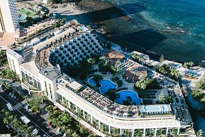 Arona Gran Hotel & UP! in Tenerife, image may contain: Hotel, Resort, Waterfront, Condo