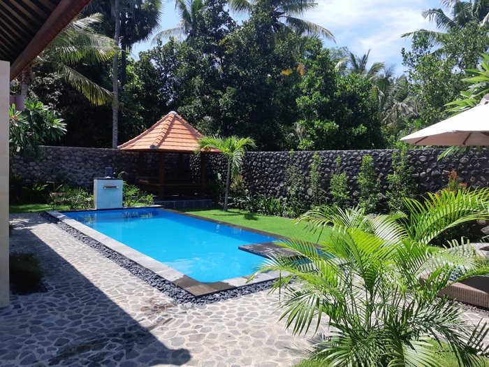 Coco Garden - Prices & Guest house Reviews (Kubutambahan, Indonesia)