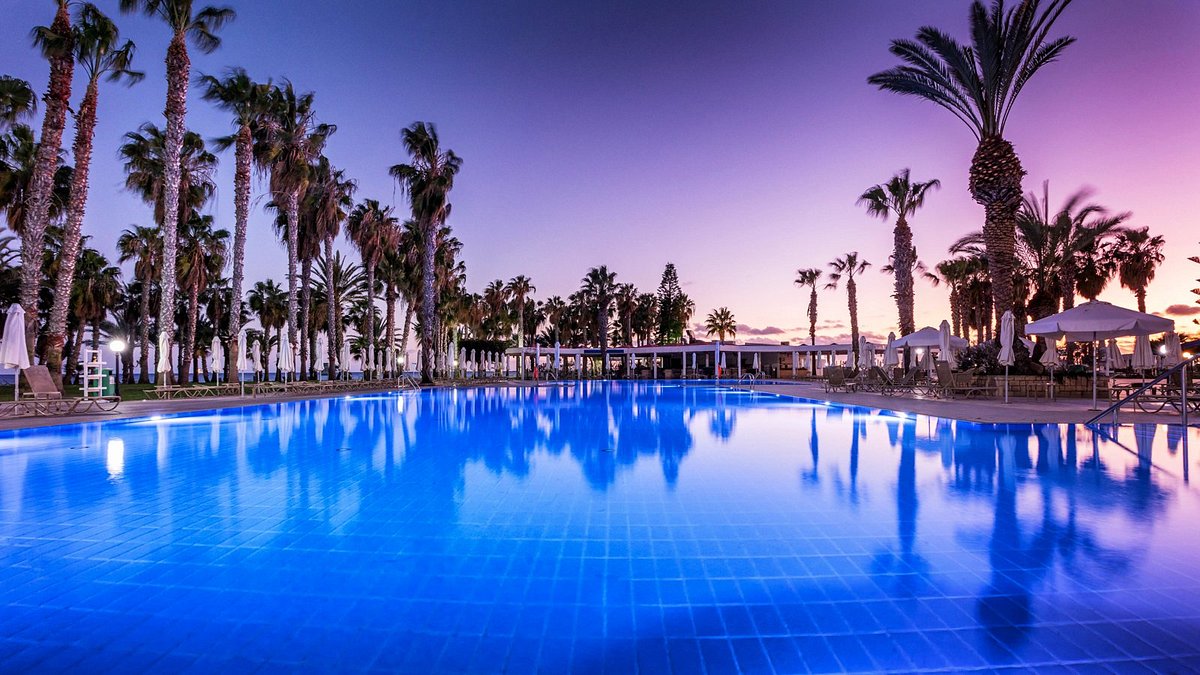 Louis Phaethon Beach, hotel in Paphos