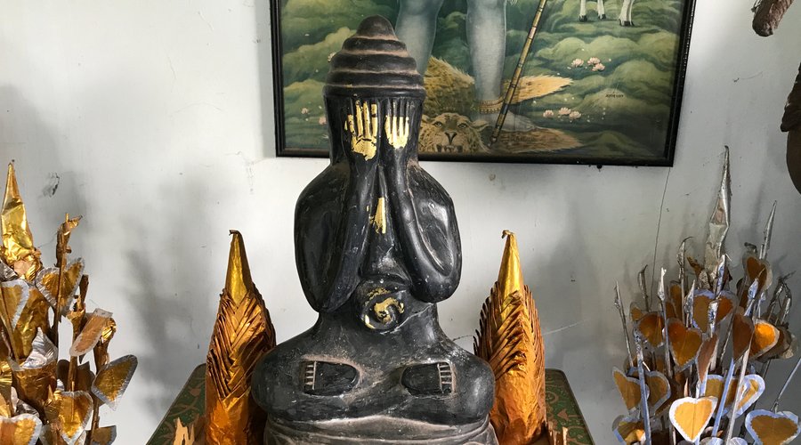 unique buddha statue