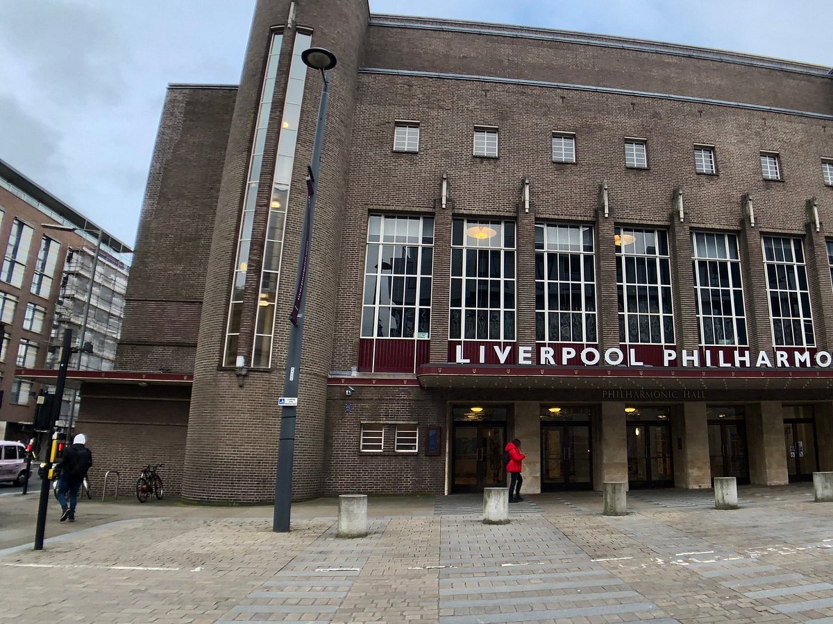 sandemans walking tour liverpool