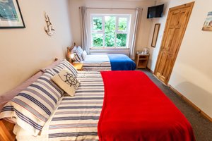 Room & Suite