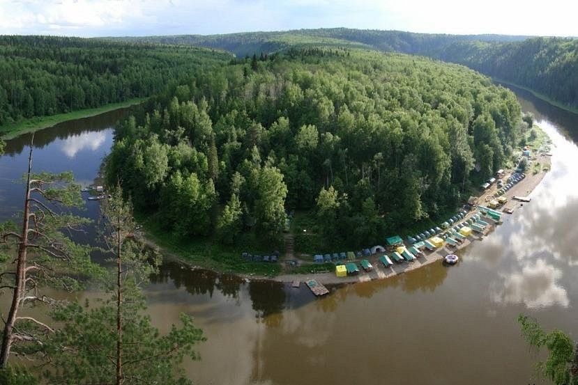 Отдых нижний тагил. Сплав по Чусовой Нижний Тагил. Река Чусовая сплав. Река Чусовая Свердловская область сплав. Кемпинг Омутной река Чусовая.