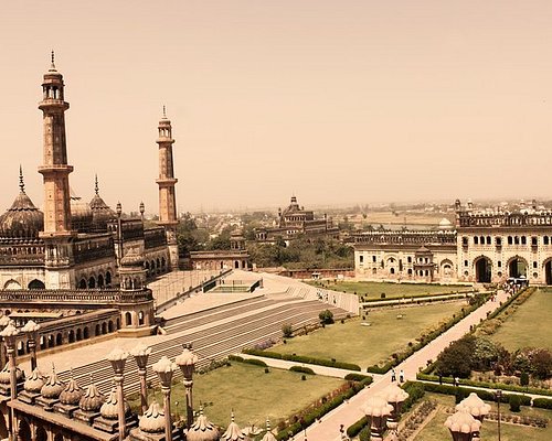 group tour packages from lucknow