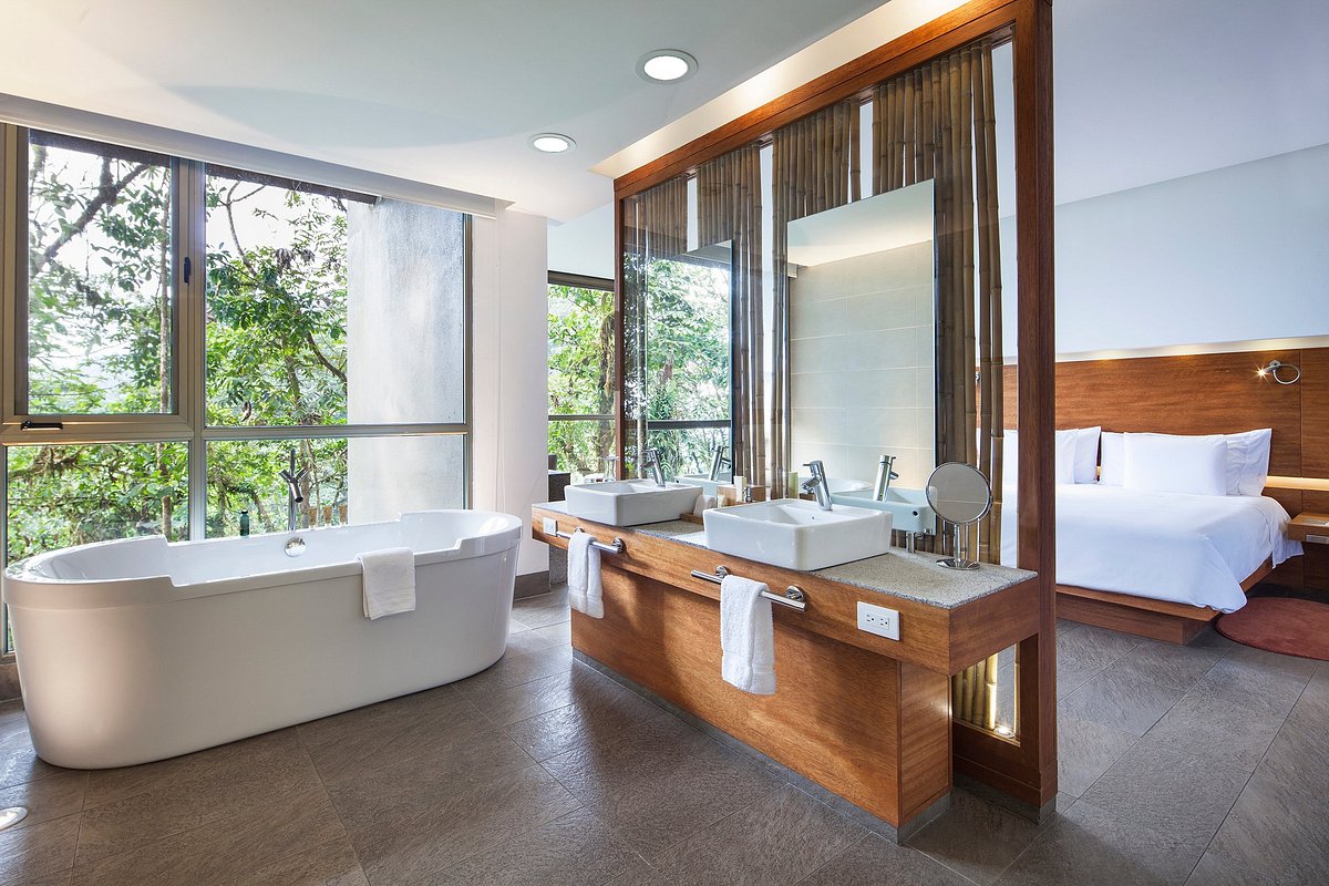 25 Einzigartige ECO LODGES: Resorts, Hütten, Baumhäuser, Kuppeln 40 Mashpi Lodge - room