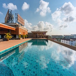 Rooftop pool with Jomtien beach view.