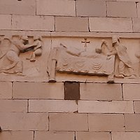 bassorilievo in facciata