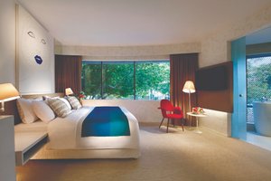 Room & Suite