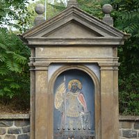 Одна из 44-х... Симпатичный мини-сакрал!!!