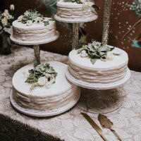 Moeller's Bakery wedding cake