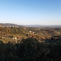 veduta panoramica collinare con la Pianura di Lucca