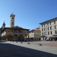 Piazza Cavour with Palazzo d'Arnolfo. Centro Storico, San Giovanni Valdarno