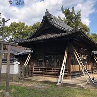 豊石神社の拝殿、本殿