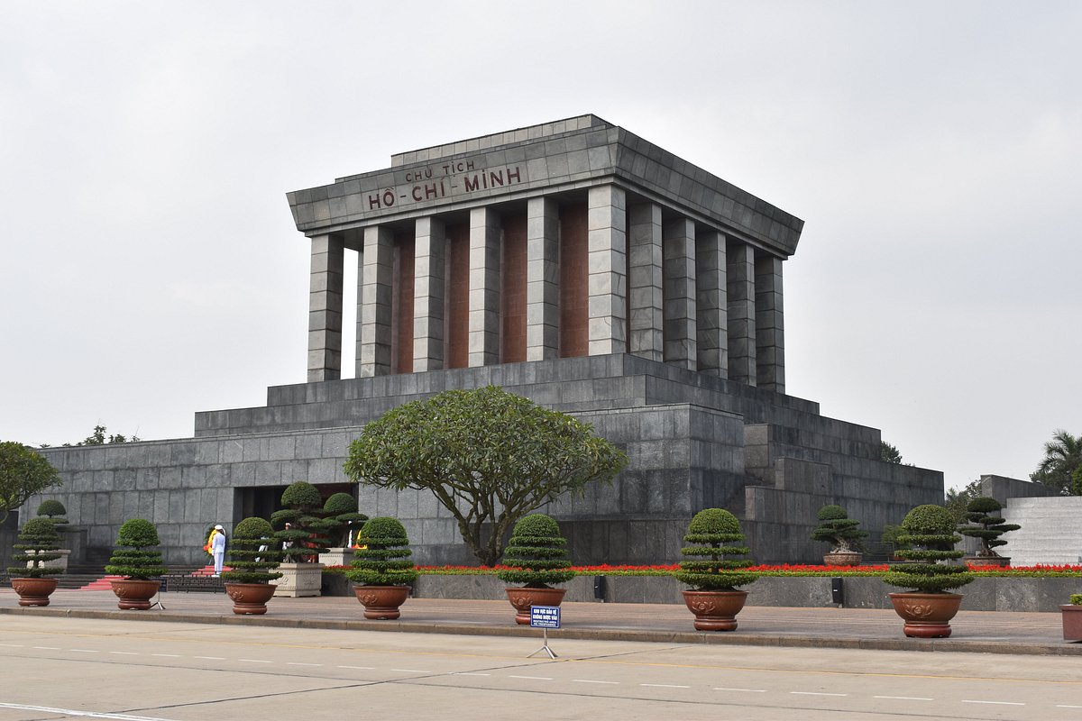 Saliente Demon Play Infantil Mausoleo de Ho Chi Minh (Hanói) - Tripadvisor