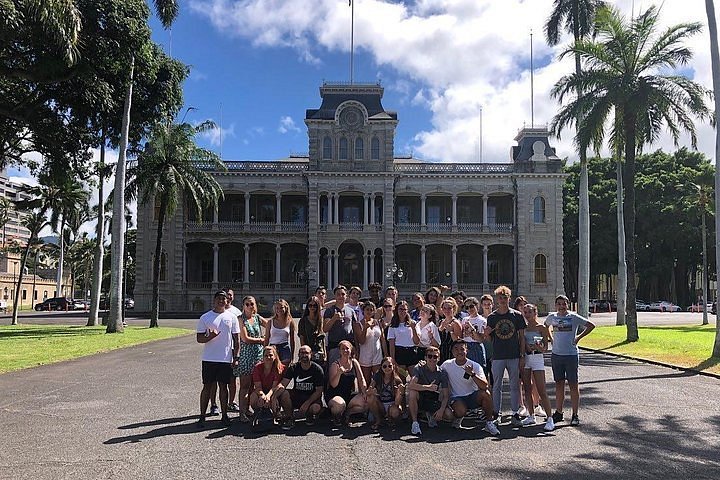 a walking tour of honolulu