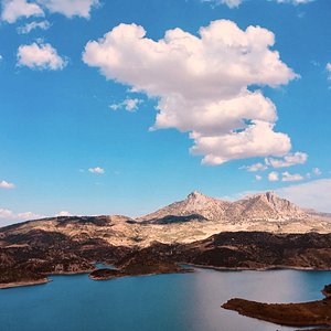 Lake Zahara-El Gastor and the twin peaks