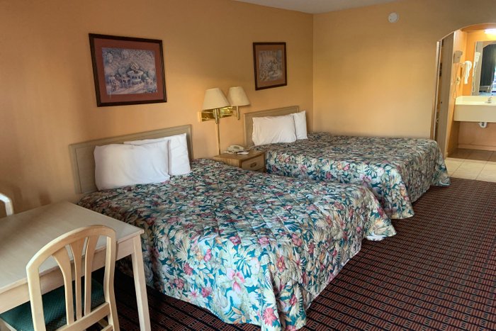 OYO HOTEL BROWNSVILLE TN I-40 $70 ($̶8̶2̶) - Prices & Reviews