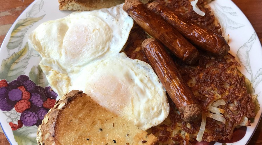 08-07-19 Two eggs, toast and sausage links, hash browns.