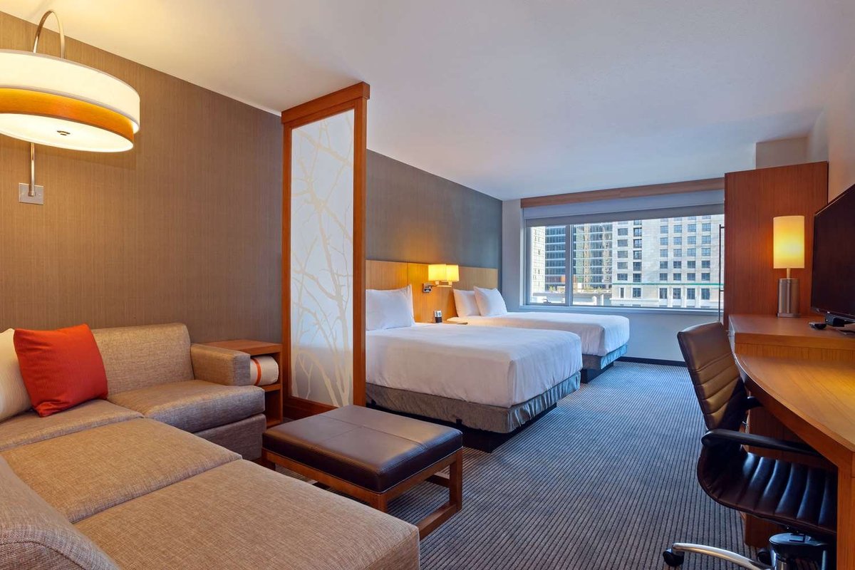 North room. Стандартный номер в Hyatt place Harper Court Hyde Park, Чикаго