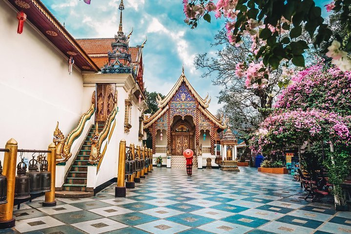 2023 Doi Suthep and Wat Pha Lat Sunrise Tour (Small Group Only)