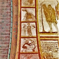 Des fresques du 12ème et 13ème siècles magnifiquement restaurées, une nef romane du 12ème siècle, un collatéral du 16ème siècle, une petite église qui mérite que l'on fasse un détour. Un "petit Saint-Savin", comme disent certains, mais personnellement, j'ai trouvé les fresques de l'église Saint-Martin de Lignières-de-Touraine en meilleur état que celles de la prestigieuse abbaye. Quant à leur intérêt, il est indiscutablement équivalent à celui des églises admirables de la région.