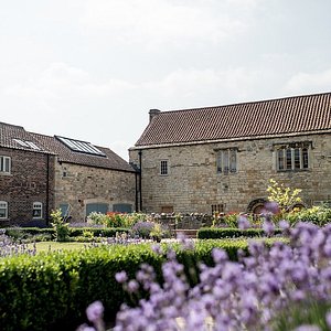 Joe Dodsworth Photography
Court yard with Syningthwaite Priory in the back ground
