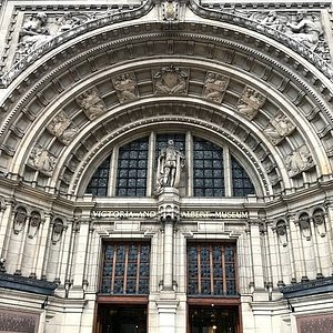 Review of The Main Café at the V&A Museum
