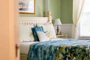 Room & Suite