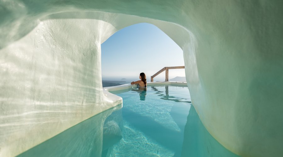 Grand Honeymoon Suite - Tunnel Plunge Pool with direct Caldera and Volcano View