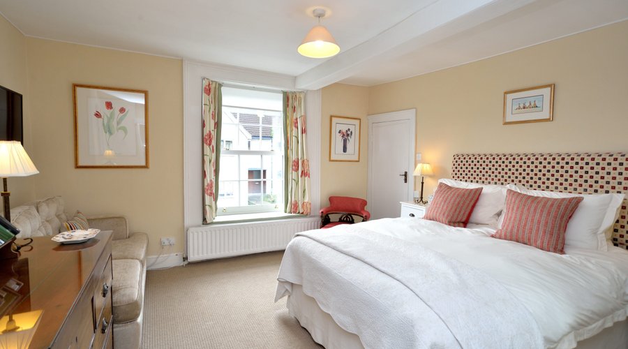 First floor en suite double bedroom
