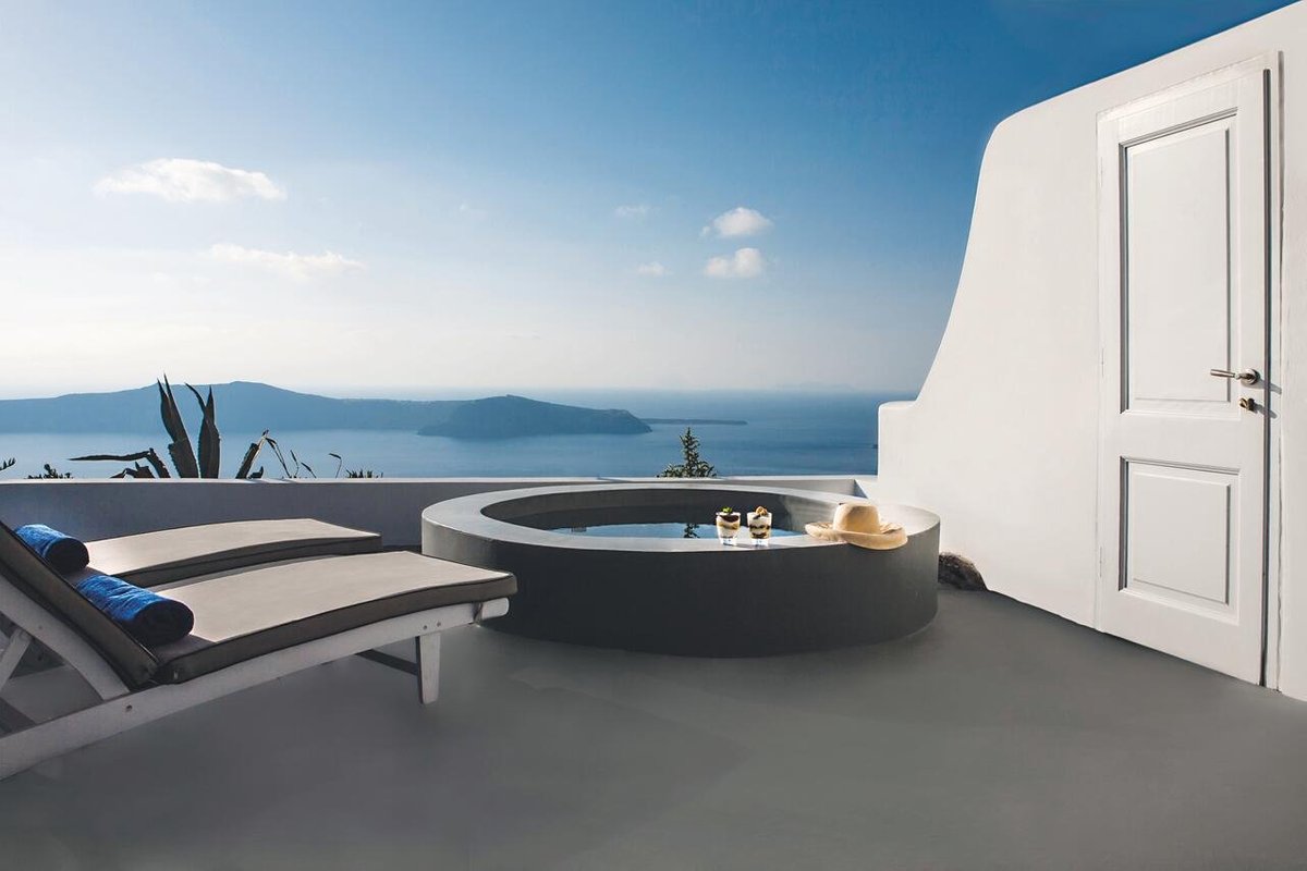 Discover the Allure of Iconic Santorini - A Review of Imerovigli, Greece