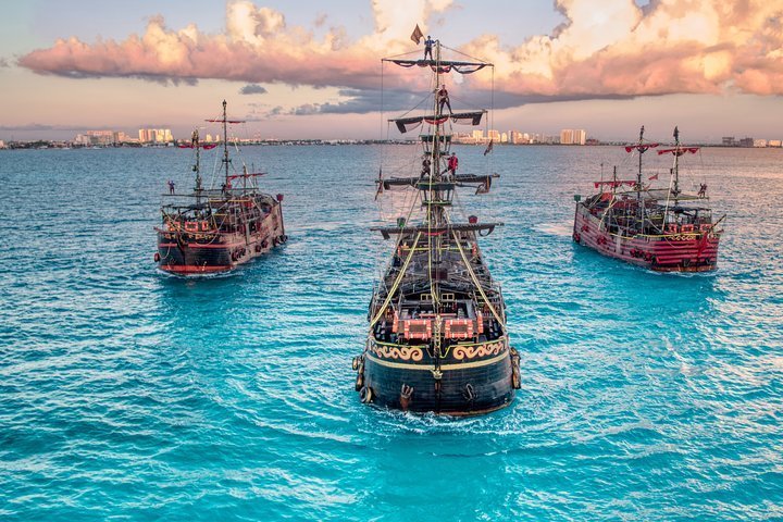 pirate boat trip cancun