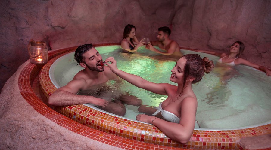 SPA , jacuzzi i strefa odpoczynku 