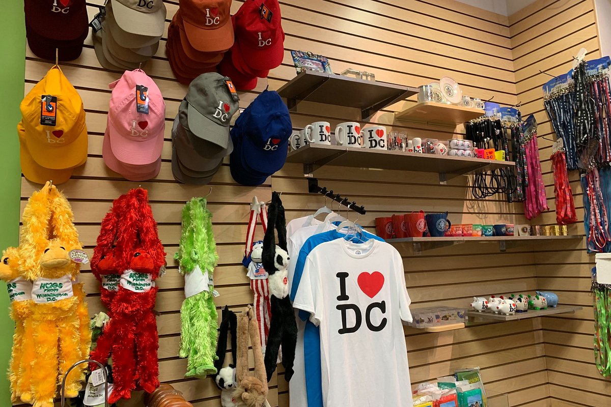 Souvenir and Gift SHop - Picture of Residence Inn Washington National Mall,  Washington DC - Tripadvisor