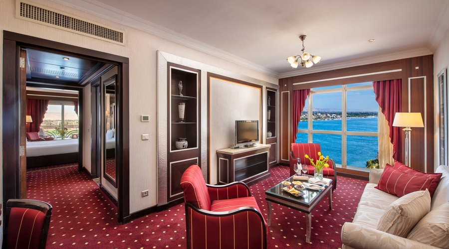 Ambassador Suite Front Nile (Living Room)